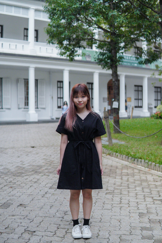 V領鈕扣口袋短版OPS | 黑 (現貨)