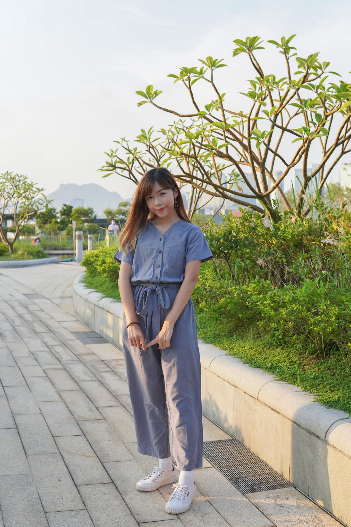 V領鈕扣橡筋腰口袋連身長褲 | 灰藍 (現貨)